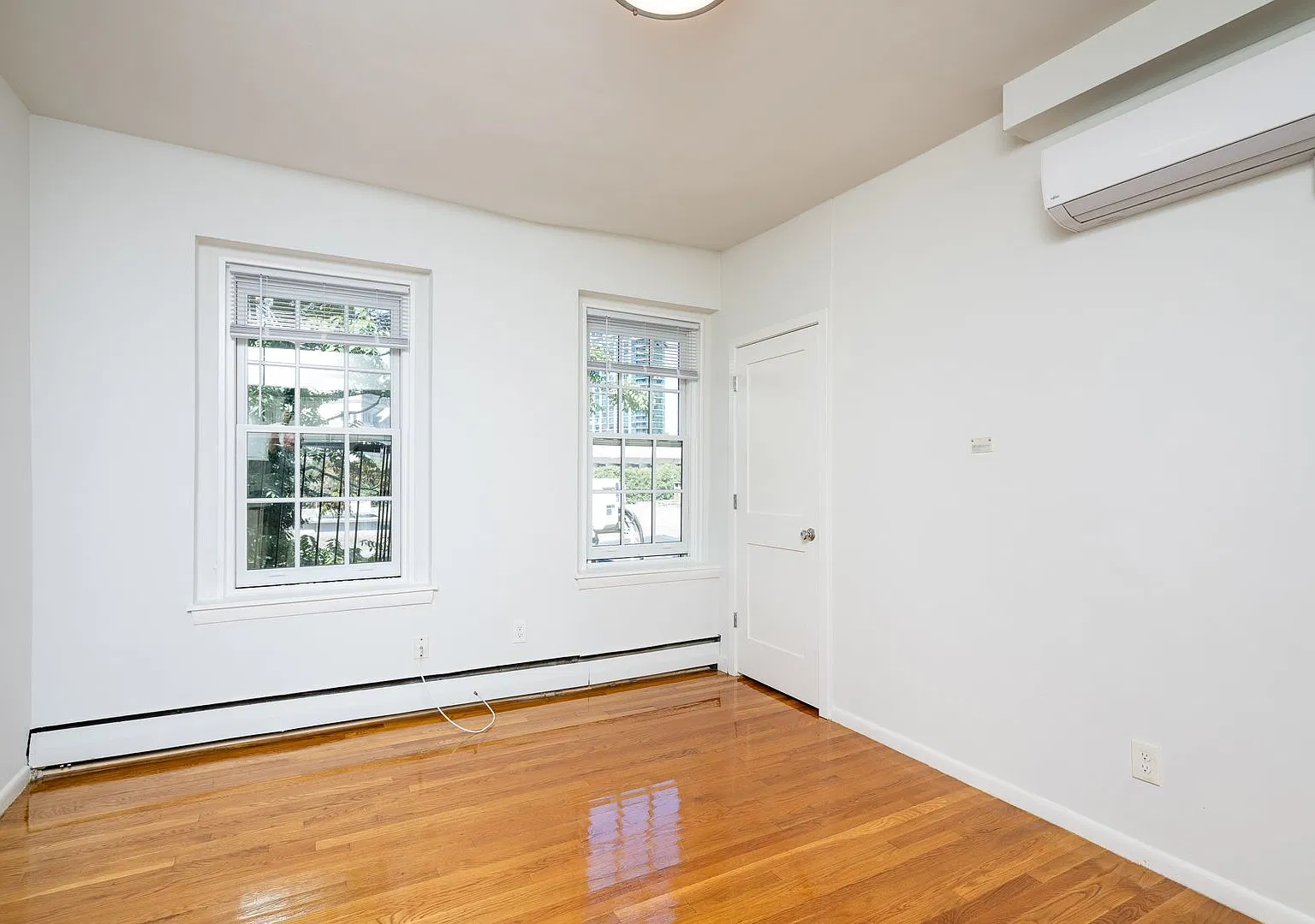No Fee! Back Bay 1 Bed W/ Dishwasher ; Ht/Hw Included — Photo 2