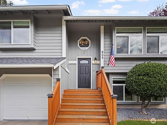 4th image of 905 149th Street Ct E