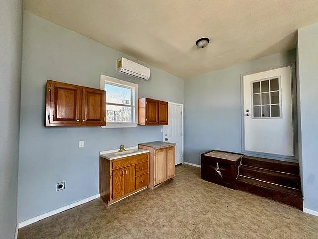 2401 W Covey Ln — Photo 26