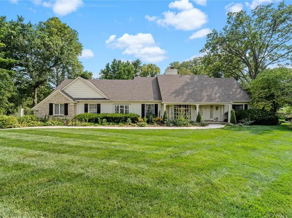 608 Indian Trail Dr, Saint Charles, MO 63301