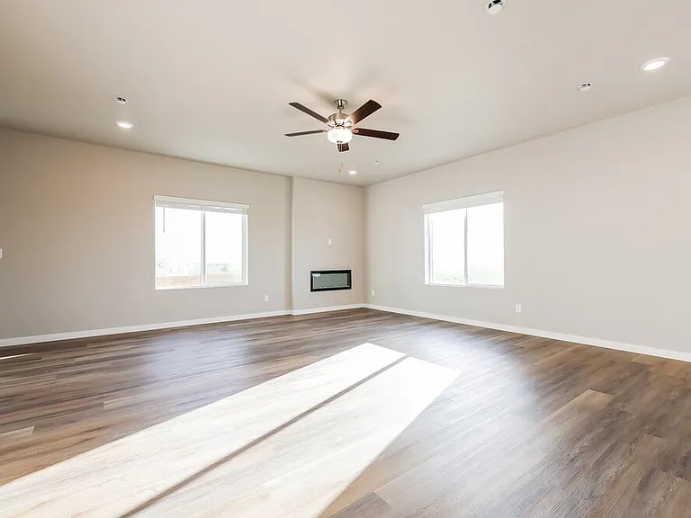 7320 Crystal Ave — Photo 6