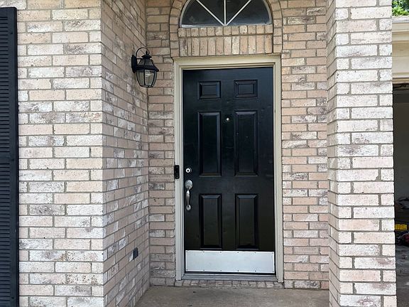 5th image of 738 Port Richmond Way