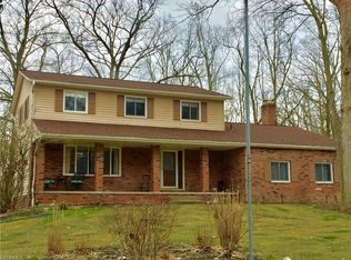 10193 Old Orchard Dr, Brecksville, OH 44141