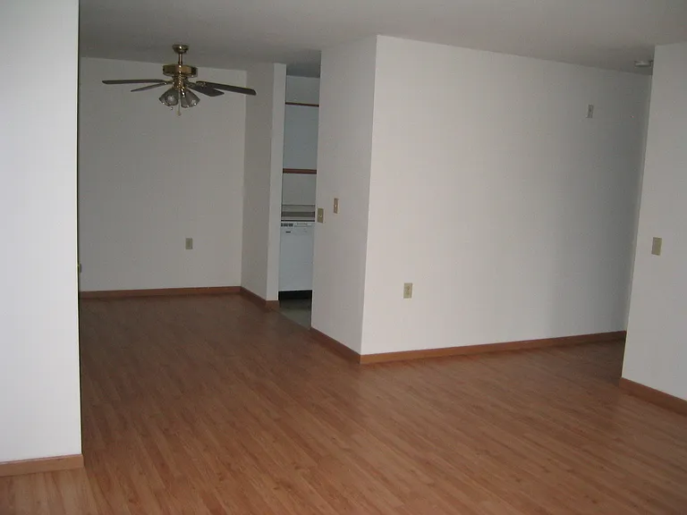 Windsor Pond Apartments — Photo 70