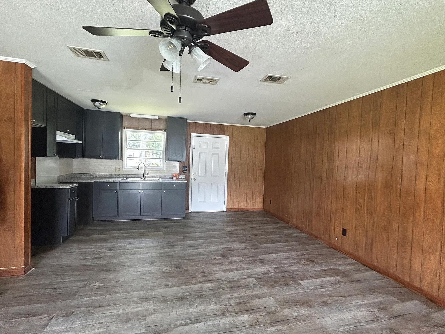 2 bed, 1000 sqft, $800 — Photo 2