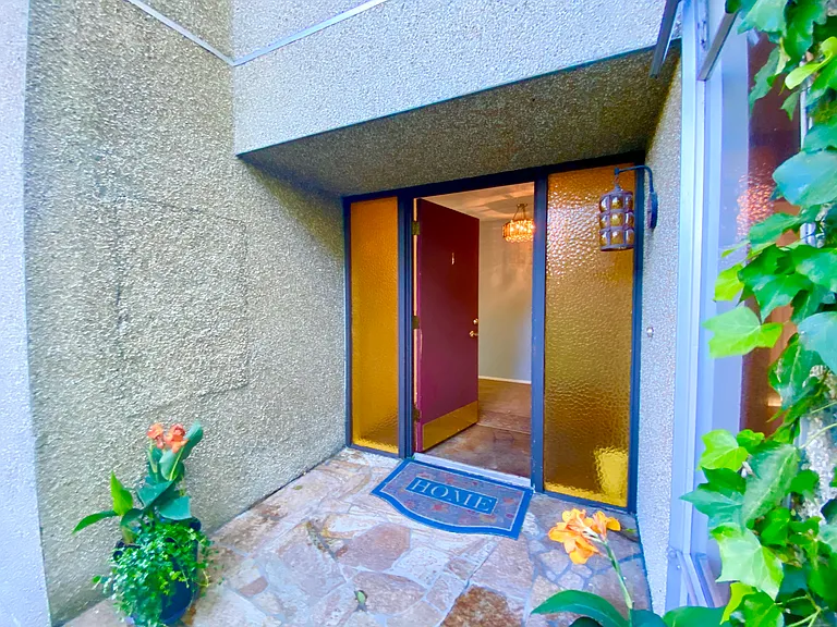 2611 22nd Ave W — Photo 3