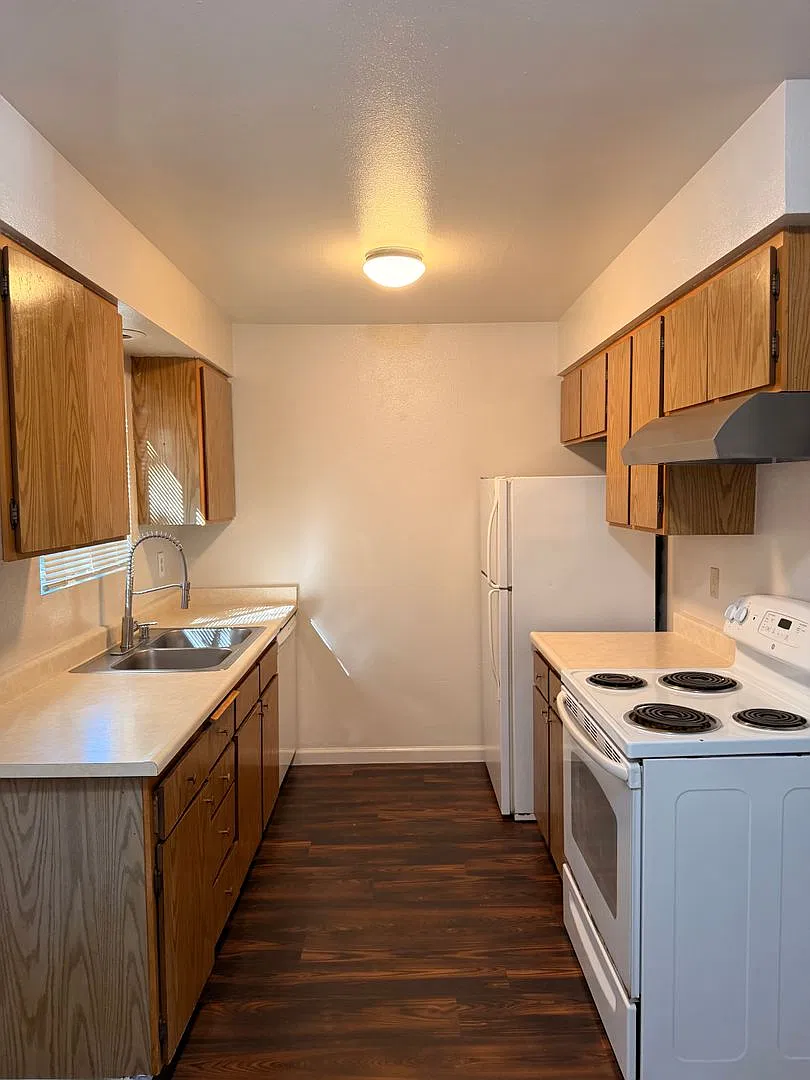 3048 Catalpa Ct Units 1-4, Redding, CA 96002 — Photo 1