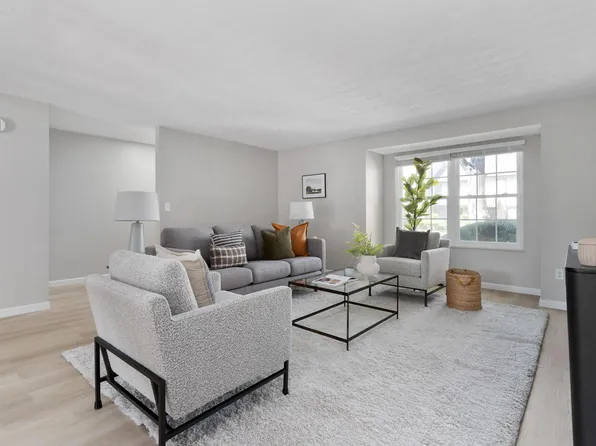 1668 Saint Albans Ct #24-68, Columbus, OH 43220