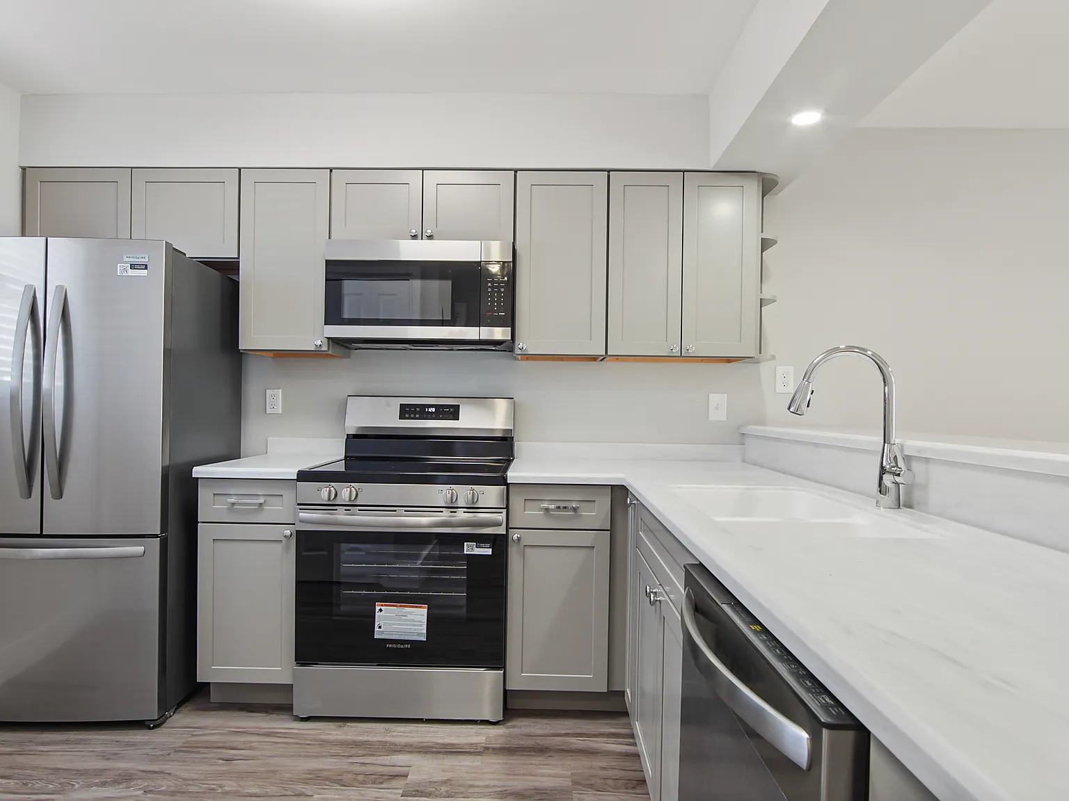 2 bed, 2.5 bath, 1250 sqft, $2,500 — Photo 3
