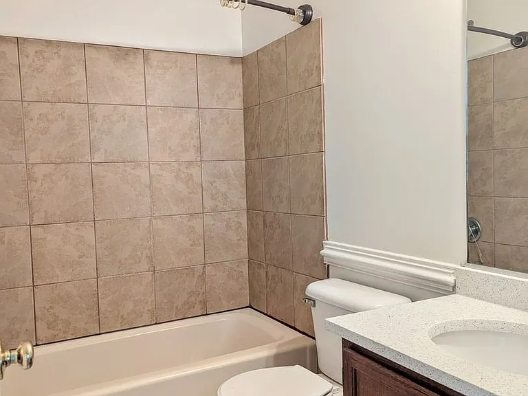 849 Lancaster Ln — Photo 18