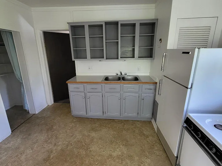 820 N Rodney St #1/2 — Photo 12