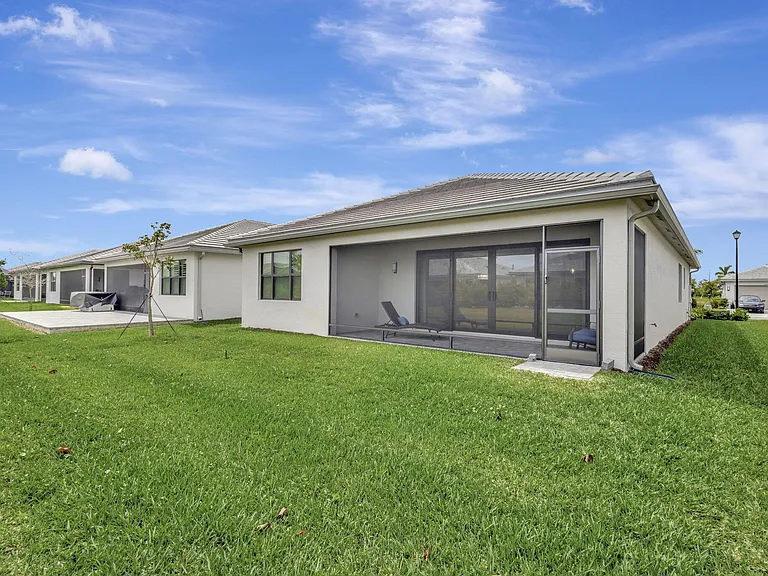 12557 SW Rain River Dr — Photo 14