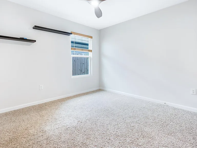 975 Lovebird Ct — Photo 26