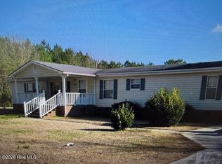 393 W Ridge St, Rose Hill, NC 28458