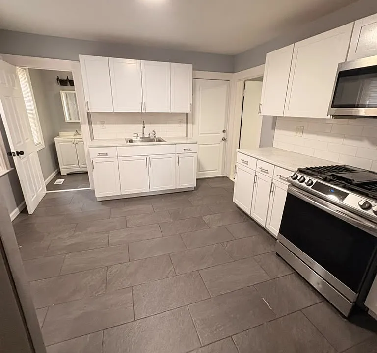 836 Congress Ave #1