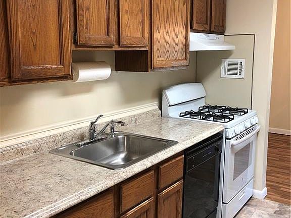 4th image of 281 Gardner Ave Unit F4