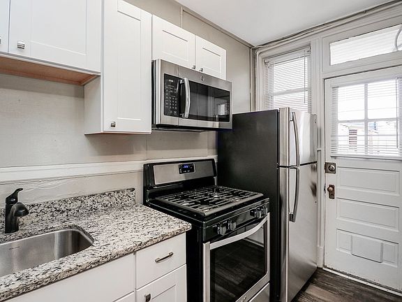 2nd image of 1104 Magnolia St #201-09