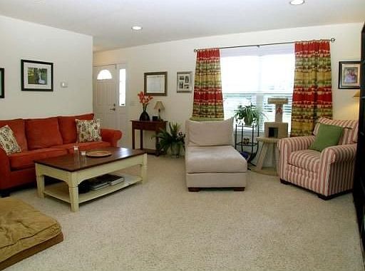 3rd image of 1803 Hollowbrook Dr