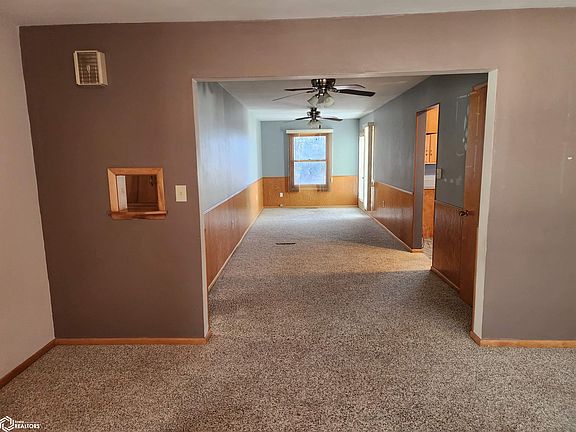 3rd image of 44 Spruce Dr