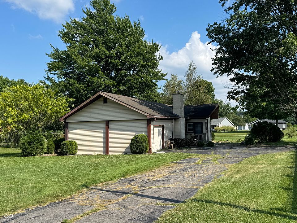 1st image of 67 SW Santee Dr