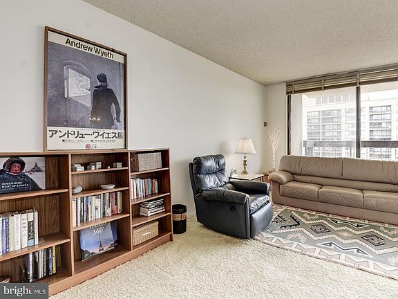 4th image of 3705 S George Mason Dr APT 2203S