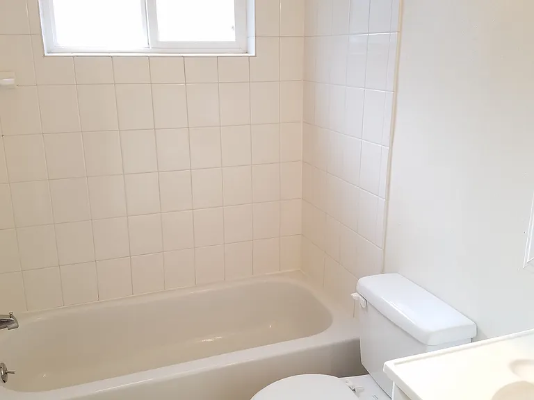 918 S Logan St #202 — Photo 5