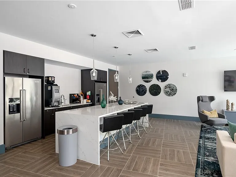 775 Juniper St NE #605 — Photo 32
