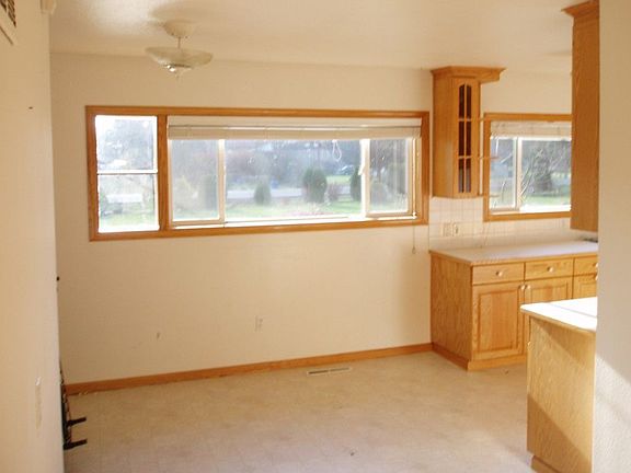 2nd image of 2623 128th St E