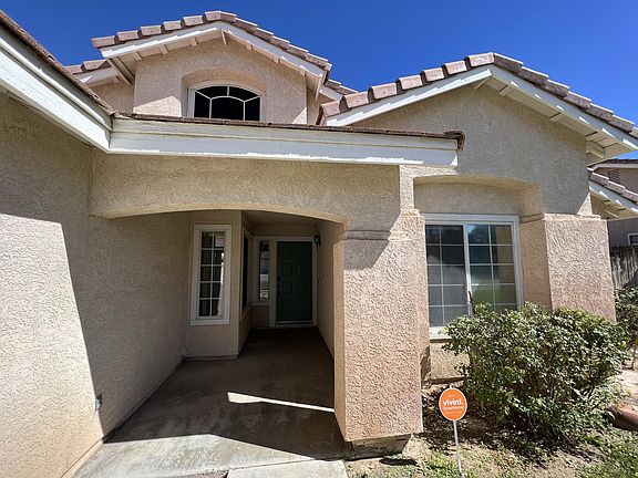 2nd image of 44116 Mariposa Dr