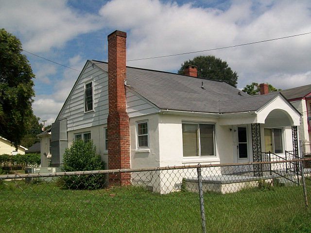 2nd image of 707 New St S