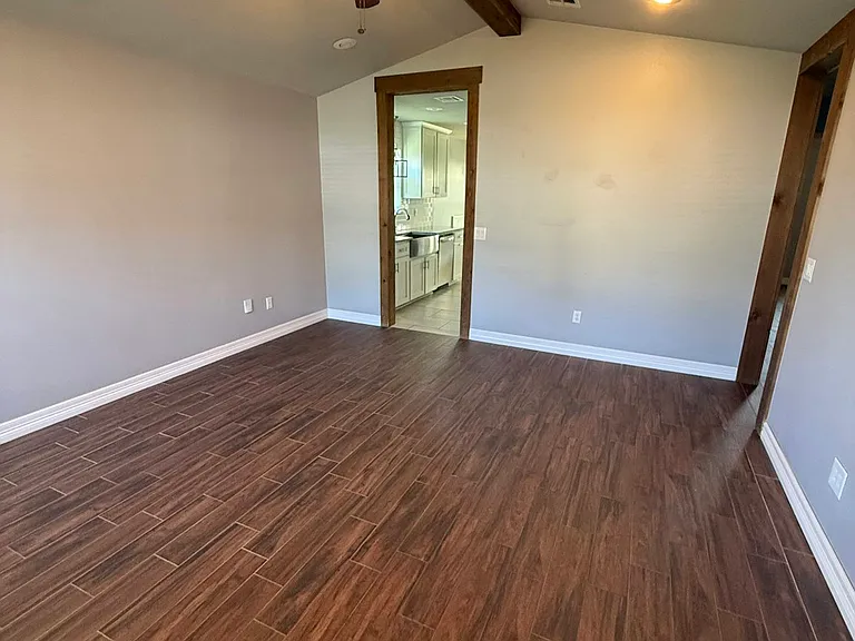 1107 Ryan St — Photo 3