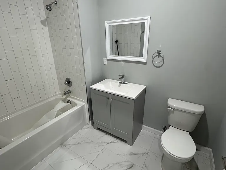 126 Governor St — Photo 4