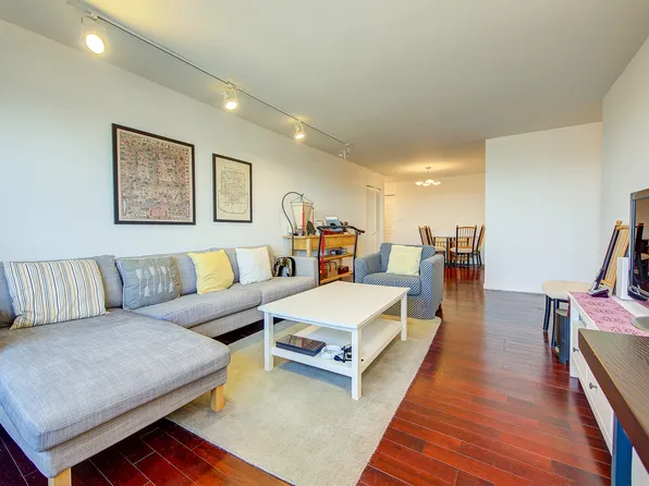 66-36 Yellowstone Boulevard image 4 of 22