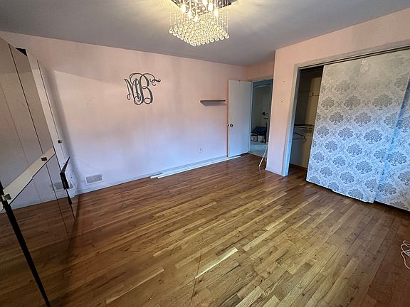 2nd image of 17 Everton Ave Floor 1