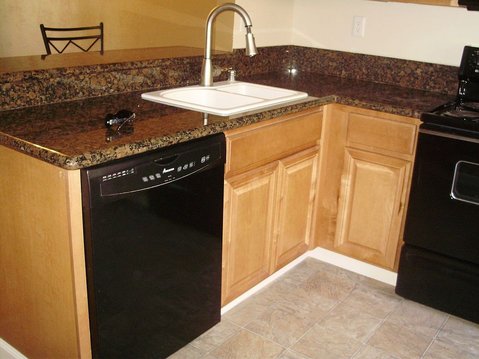 New cabinets, granite