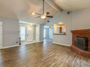 4833 Crestpoint Ln, Garland, TX 75043