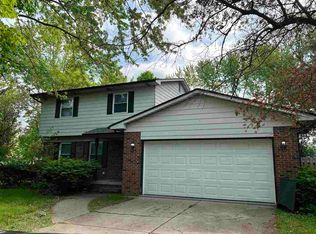 1110 Sussex Ln, Flint, MI 48532