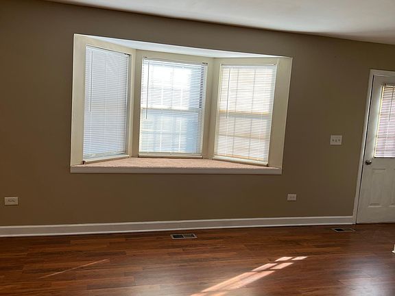 5th image of 424 N Cambridge Dr