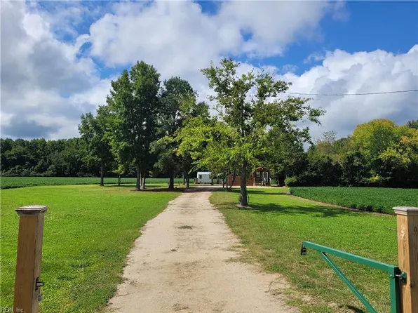 9378 Robins Neck Rd, Gloucester, VA 23061