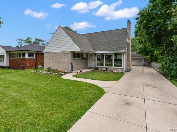 28740 Garfield St, Roseville, MI 48066