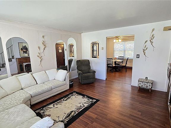 3rd image of 1108 Lincoln Ave
