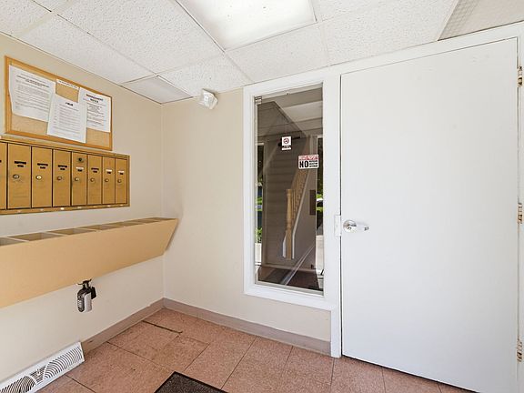 5th image of 2630 Mitchell Dr APT 4