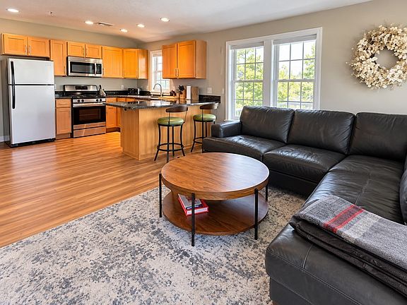 4th image of 10 Malta St APT 7