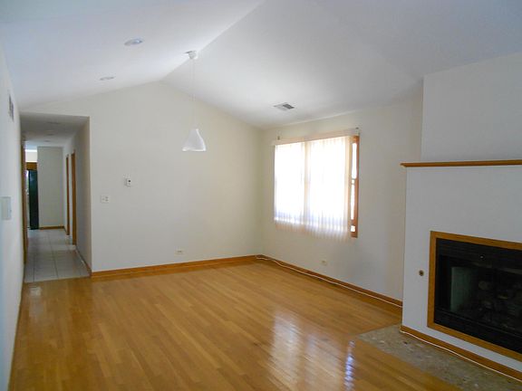 4th image of 4744 N Hermitage Ave #2