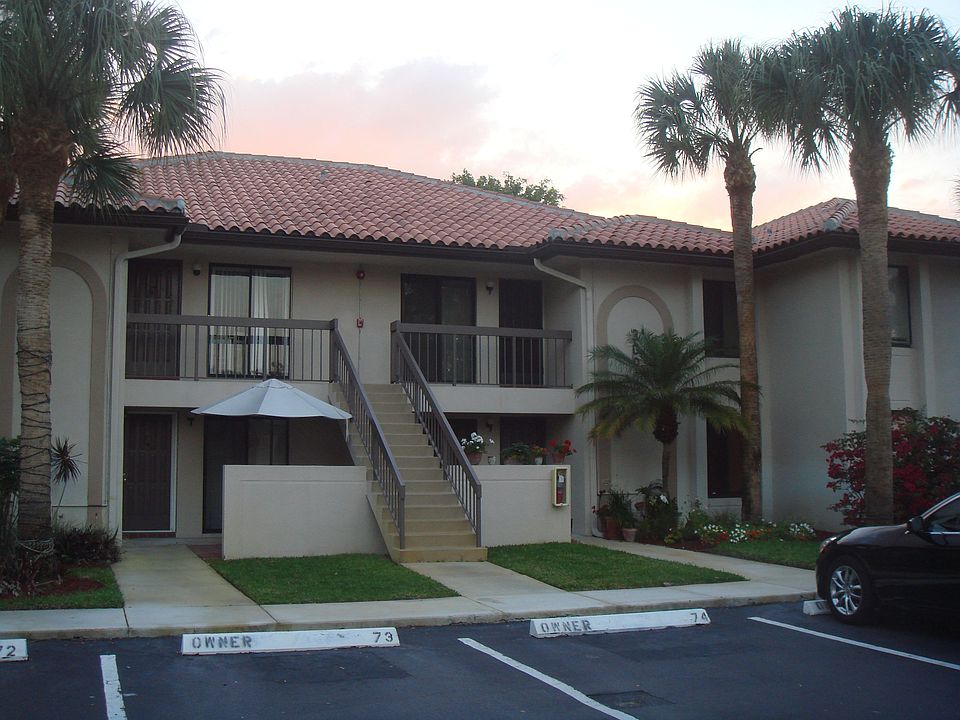 Front of Building (2nd Floor Unit)