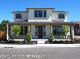 1611 Winterberry Ln, Rohnert Park, CA 94928