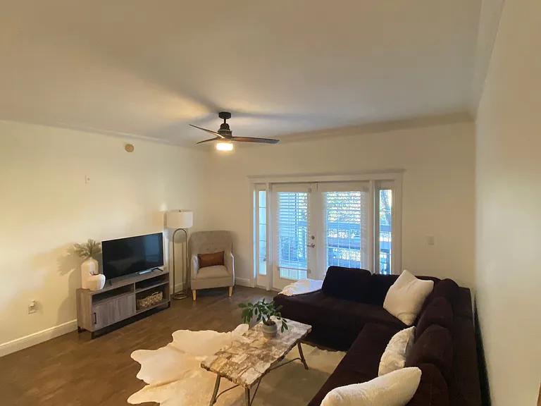 1591 Heritage Crossing Ct #G — Photo 9
