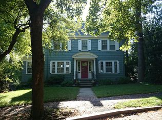 161 Wolcott Rd, Brookline, MA 02467