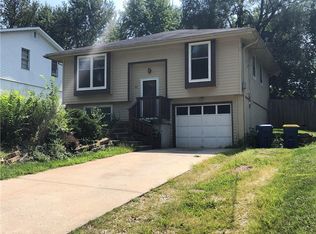 911 Dorothy St, Excelsior Springs, MO 64024