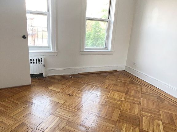 3rd image of 3172 36th St
